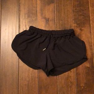 Lululemon size 6 shorts black